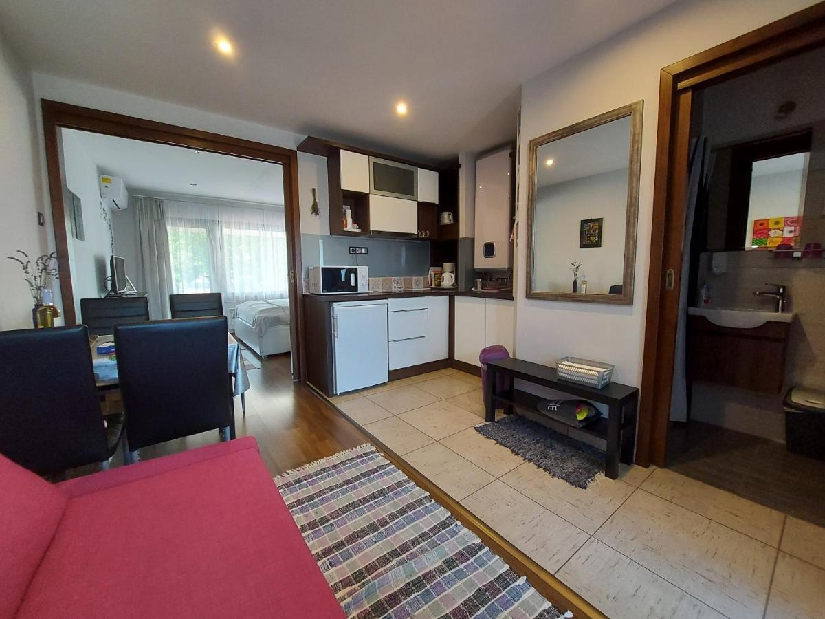 Titi Classic & Trendy Apartman Buk Bagian luar foto