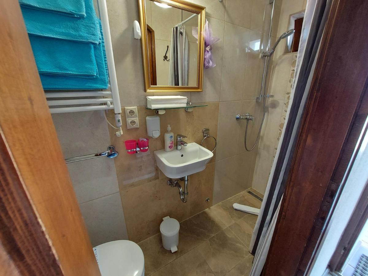Titi Classic & Trendy Apartman Buk Bagian luar foto