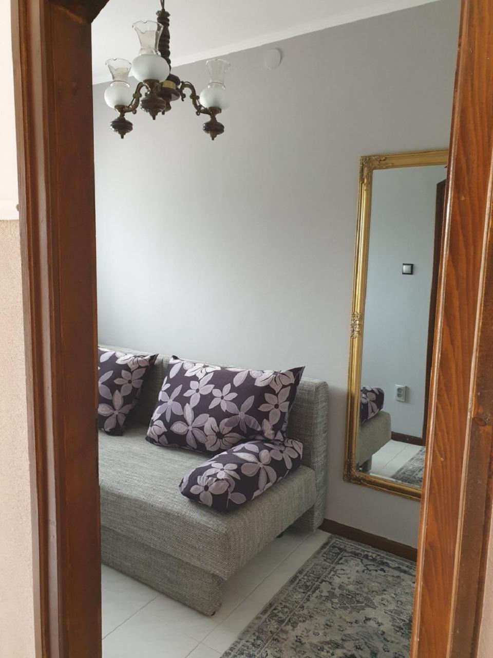 Titi Classic & Trendy Apartman Buk Bagian luar foto